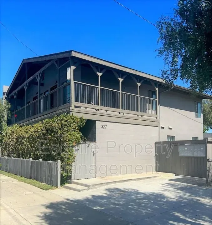 1 Bed 1 Bath Contemporary High-Rise Condo in Oxnard, CA