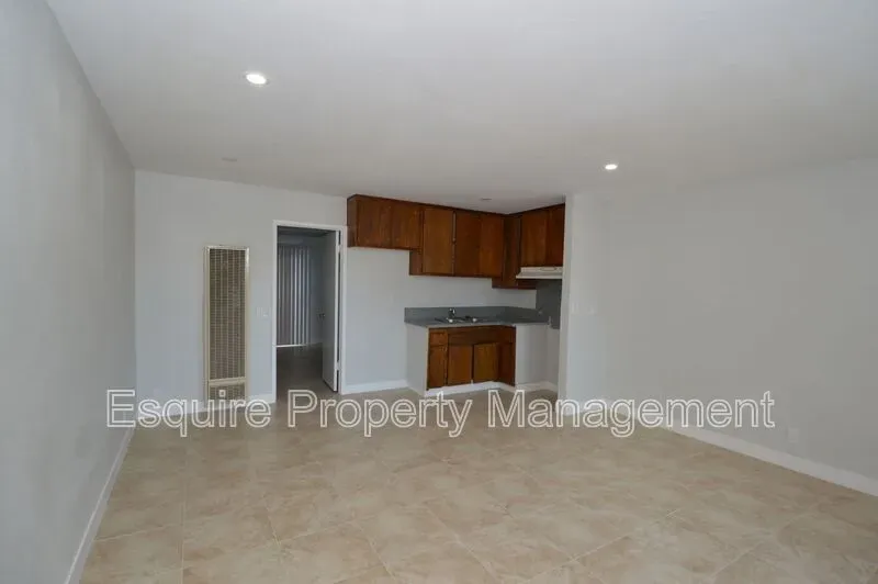 1 Bed 1 Bath Contemporary High-Rise Condo in Oxnard, CA - 2
