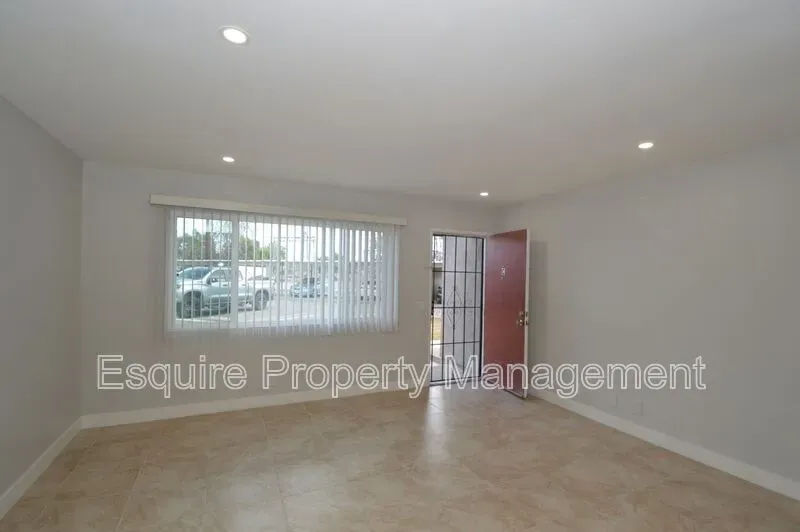 1 Bed 1 Bath Contemporary High-Rise Condo in Oxnard, CA - 3