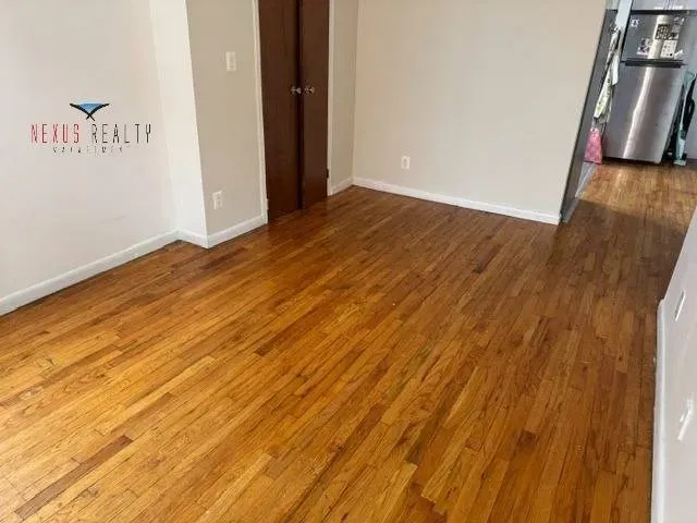 1 Bed 1 Bath Contemporary High-Rise Condo in Queens, NY - 4