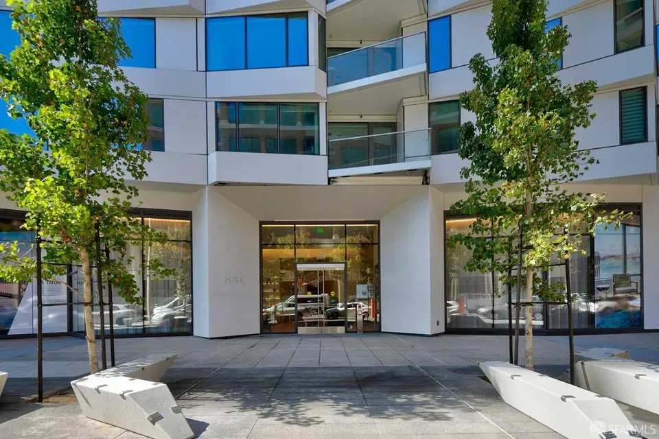 1 Bed 1 Bath Contemporary High-Rise Condo in San Francisco, CA - 3