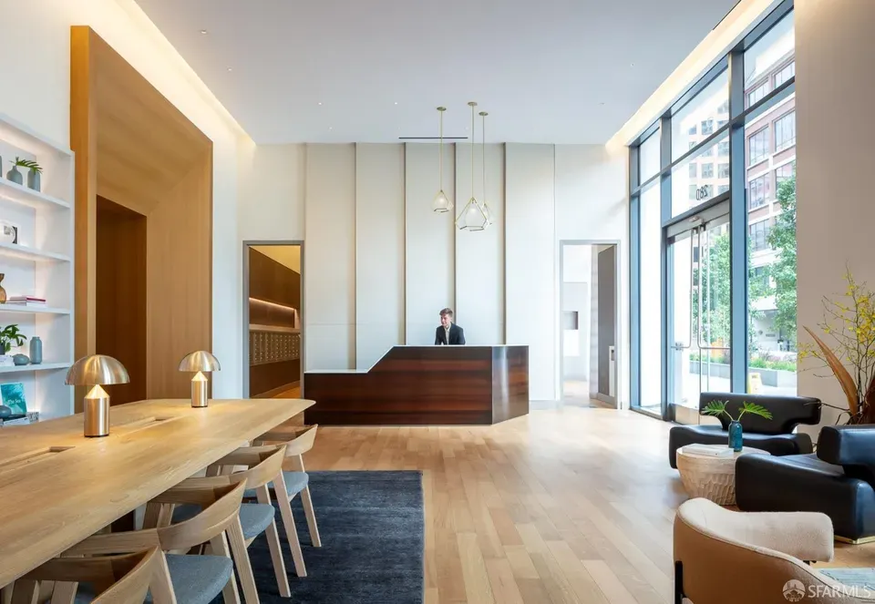 1 Bed 1 Bath Contemporary High-Rise Condo in San Francisco, CA - 4