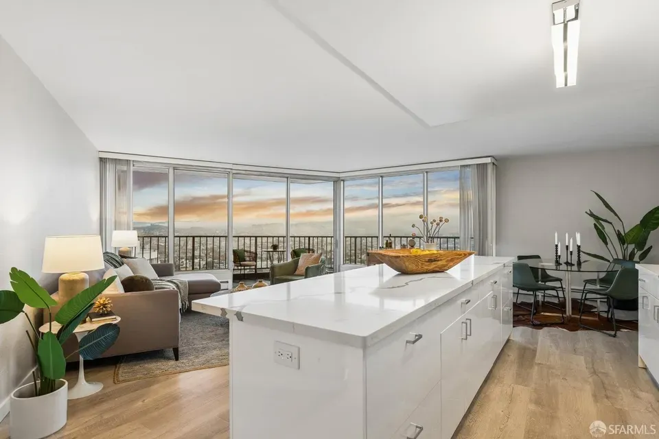 1 Bed 1 Bath Contemporary High-Rise Condo in San Francisco, CA - 4