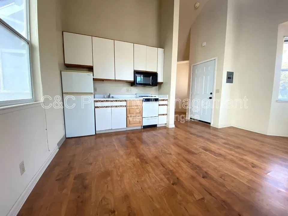 1 Bed 1 Bath Contemporary High-Rise Condo in Santa Cruz, CA - 2