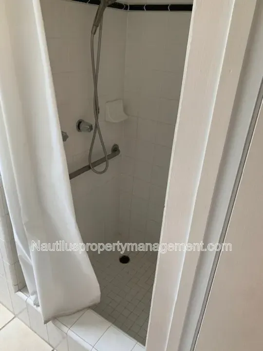 1 Bed 1 Bath Contemporary High-Rise Condo in Santa Cruz, CA - 5