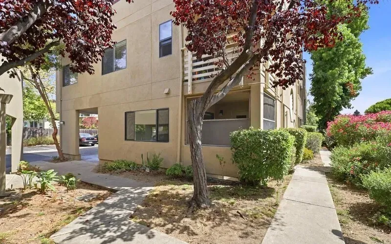 1 Bed 1 Bath Contemporary High-Rise Condo in Santa Cruz, CA