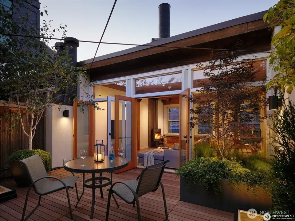 1 Bed 1 Bath Contemporary High-Rise Condo in Seattle, WA - 5