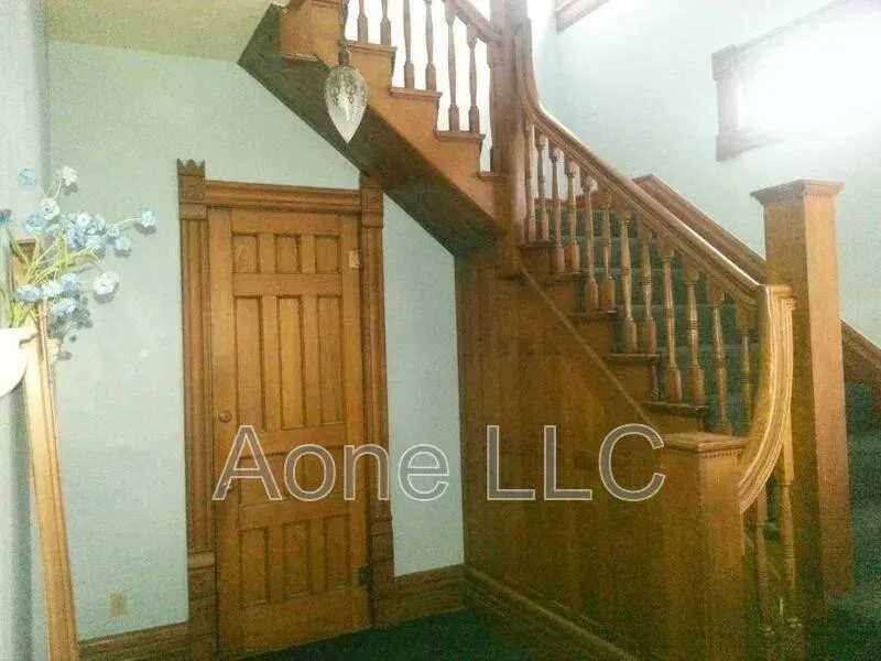 1 Bed 1 Bath Contemporary High-Rise Condo in Topeka, KS - 3