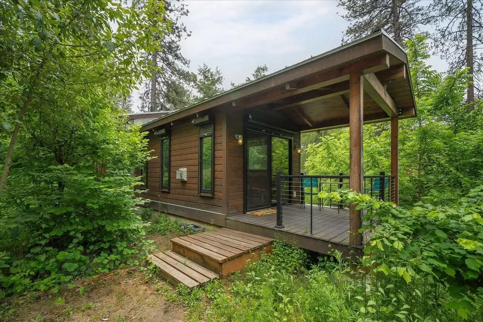 1 Bed 1 Bath Established Contemporary Home in Spokane, WA