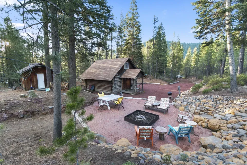 1 Bed 1 Bath Established Mid-Century Residence in Bend, OR - 1