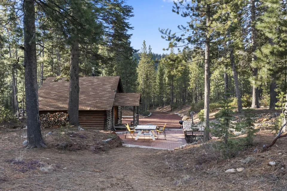 1 Bed 1 Bath Established Mid-Century Residence in Bend, OR - 4