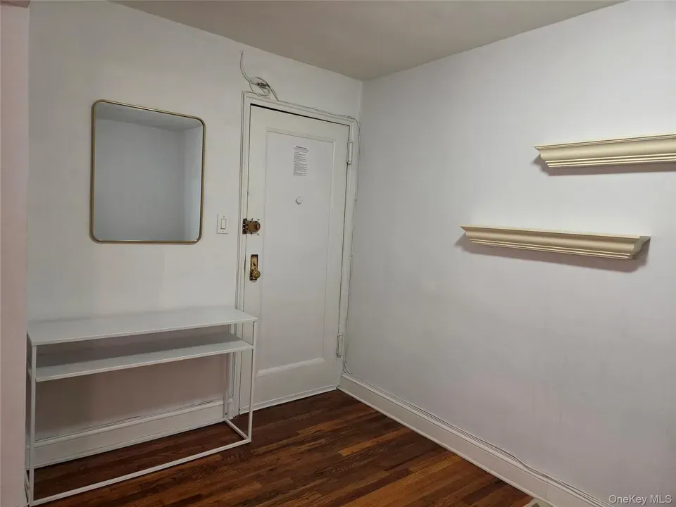 1 Bed 1 Bath Established Mid-Century Residence in Queens, NY - 2