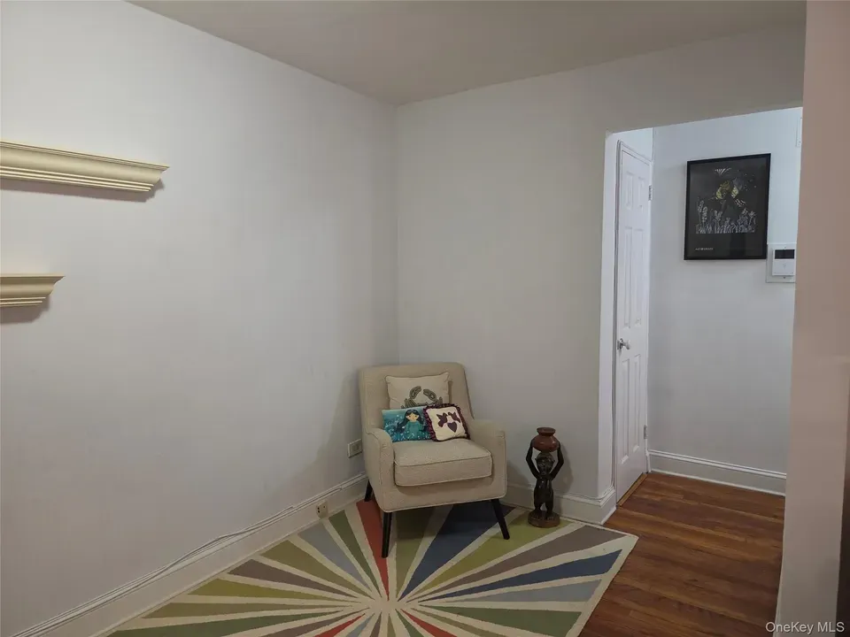 1 Bed 1 Bath Established Mid-Century Residence in Queens, NY - 3