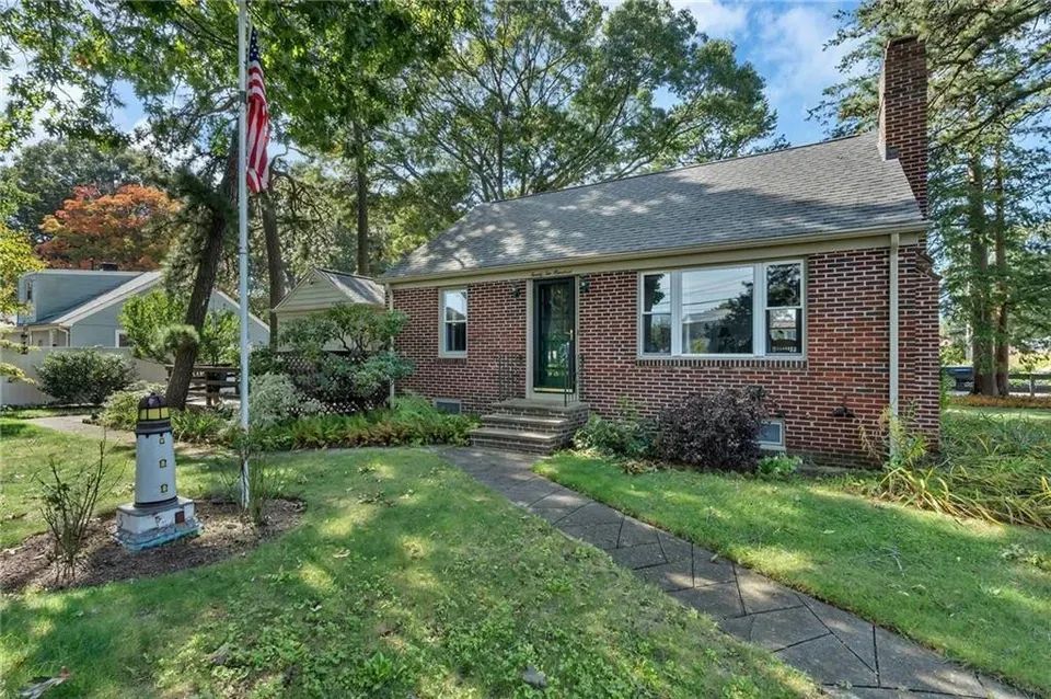 1 Bed 1 Bath Established Mid-Century Residence in Warwick, RI - 1