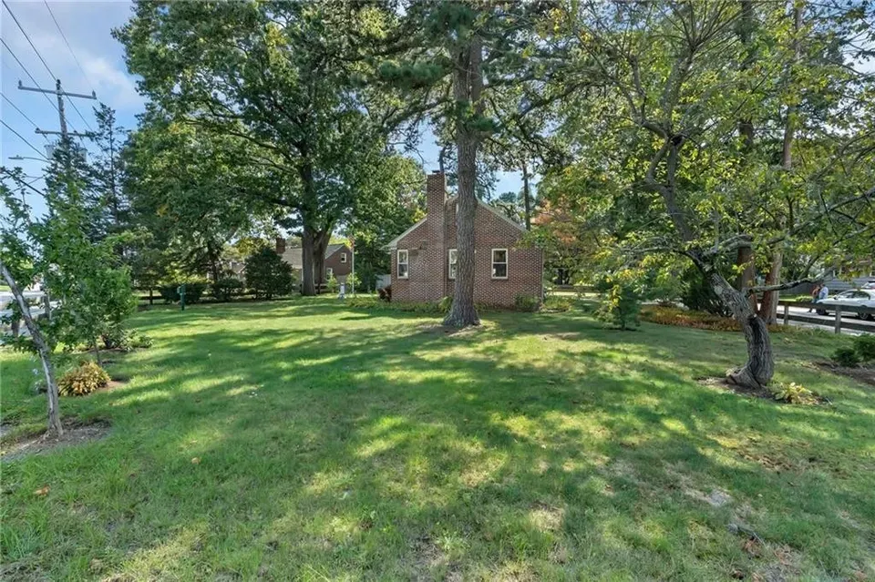 1 Bed 1 Bath Established Mid-Century Residence in Warwick, RI - 5