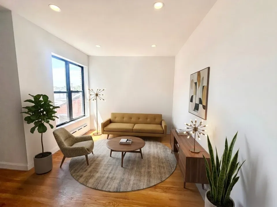 1 Bed 1 Bath Established Multi-Level Townhouse in Brooklyn, NY - 4