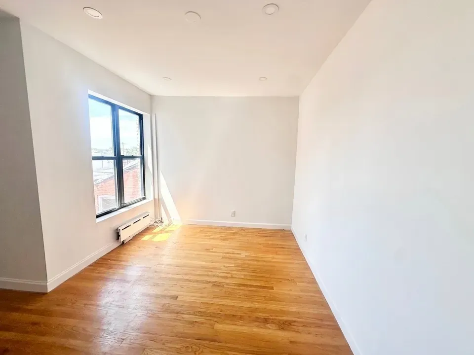 1 Bed 1 Bath Established Multi-Level Townhouse in Brooklyn, NY - 5
