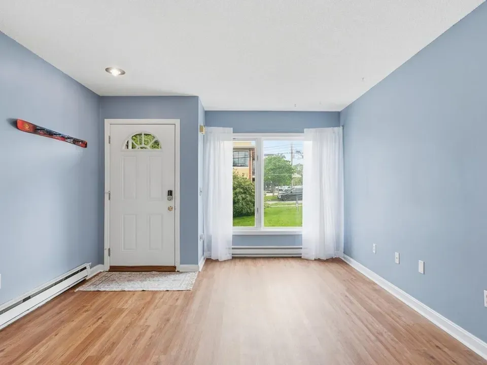 1 Bed 1 Bath Established Multi-Level Townhouse in Burlington, VT - 3