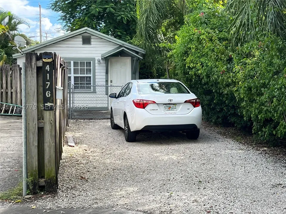 1 Bed 1 Bath Established Multi-Level Townhouse in Coral Gables, FL - 1