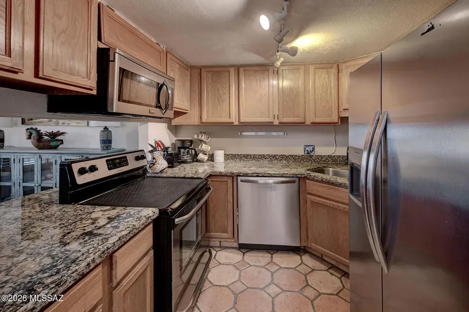 1 Bed 1 Bath Established Multi-Level Townhouse in Tucson, AZ - 2