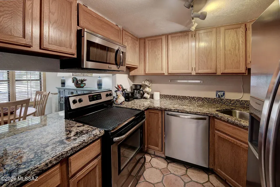 1 Bed 1 Bath Established Multi-Level Townhouse in Tucson, AZ - 3