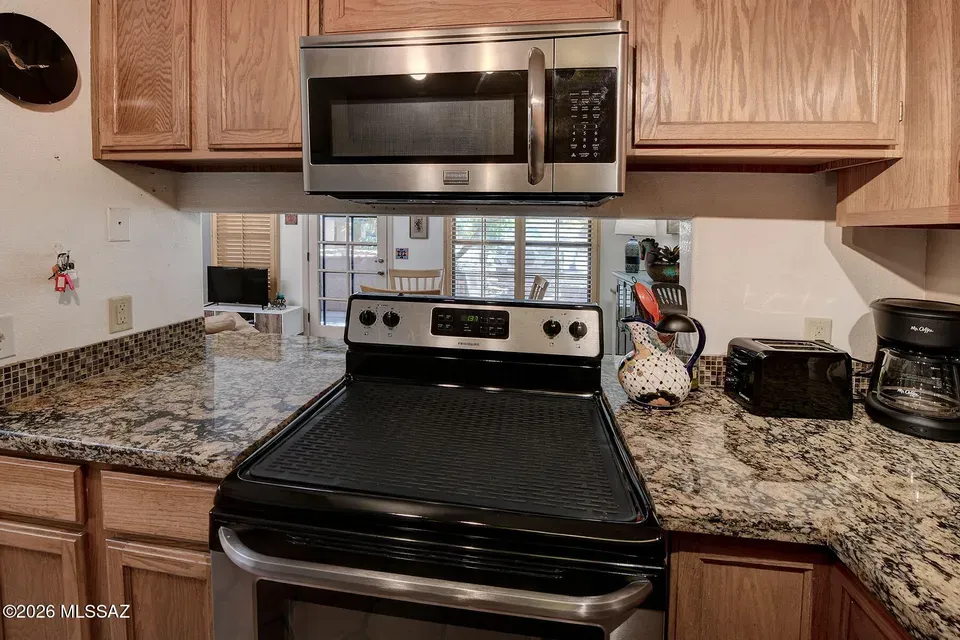 1 Bed 1 Bath Established Multi-Level Townhouse in Tucson, AZ - 4