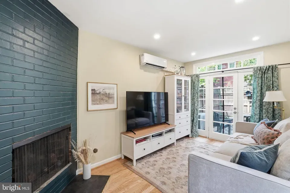 1 Bed 1 Bath Established Multi-Level Townhouse in Washington, DC - 3