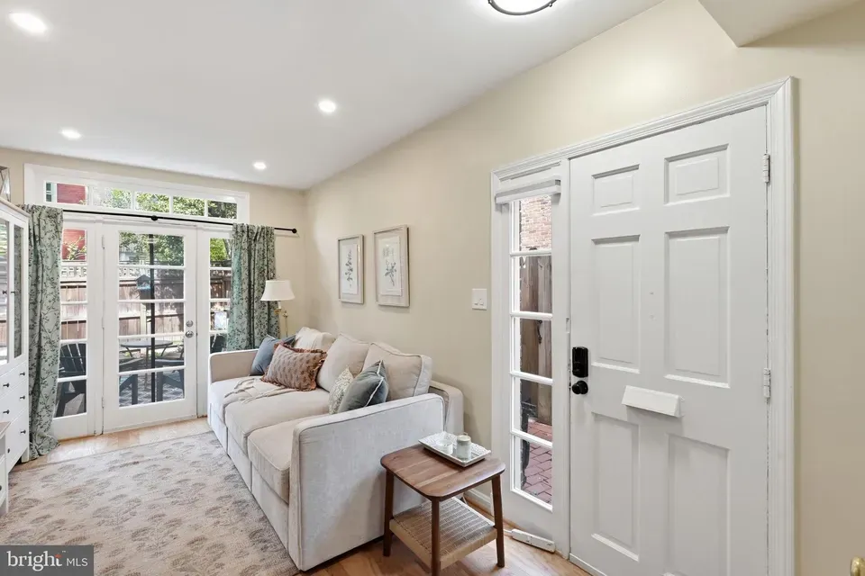 1 Bed 1 Bath Established Multi-Level Townhouse in Washington, DC - 4