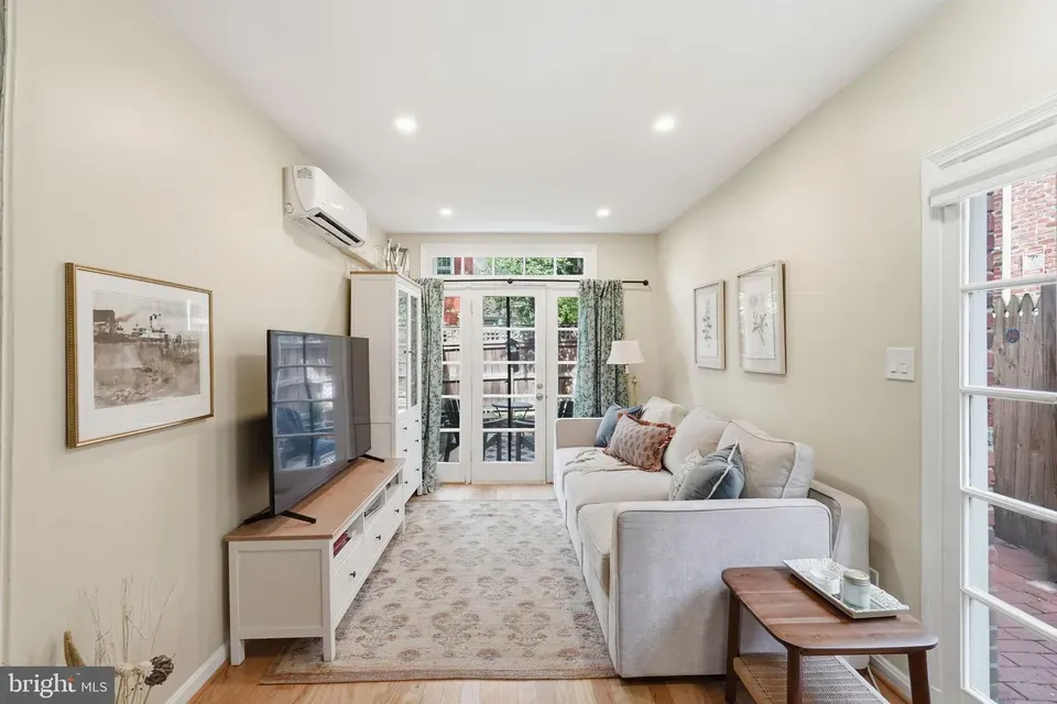 1 Bed 1 Bath Established Multi-Level Townhouse in Washington, DC - 5
