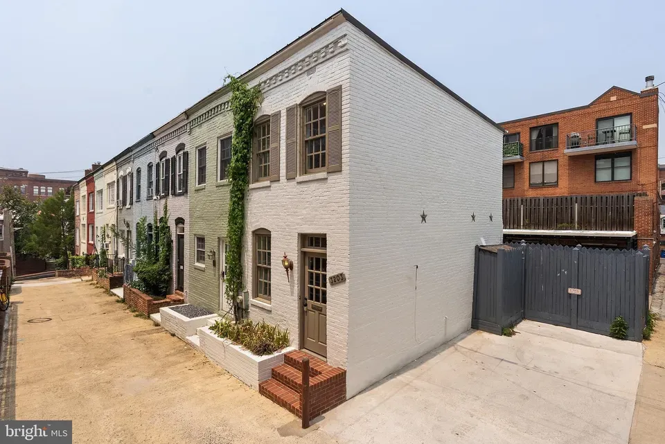 1 Bed 1 Bath Established Multi-Level Townhouse in Washington, DC - 1