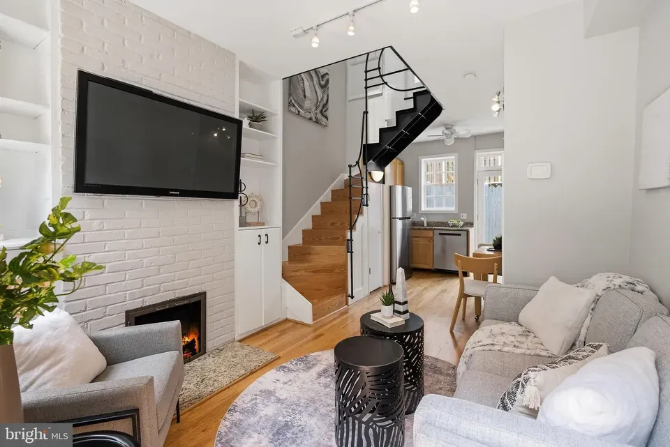 1 Bed 1 Bath Established Multi-Level Townhouse in Washington, DC - 2