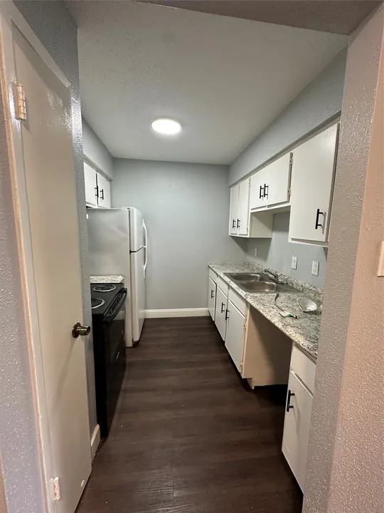 1 Bed 1 Bath Luxury Urban High-Rise in Houston, TX
