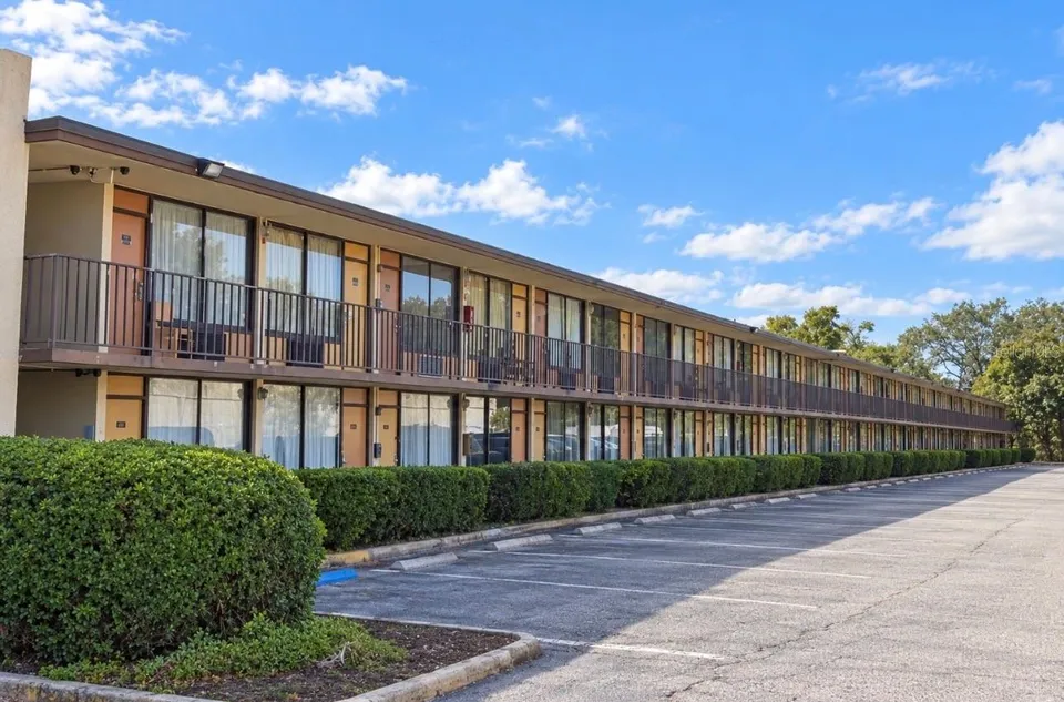 1 Bed 1 Bath Modern Loft Residence in Orlando, FL