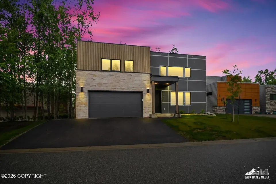 1 Bed 1 Bath Modern Contemporary Residence in Anchorage, AK
