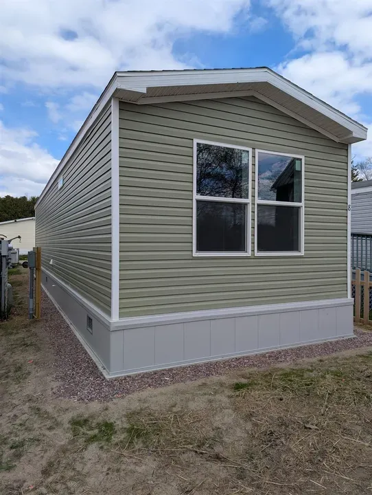 1 Bed 1 Bath Modern Contemporary Residence in Burlington, VT - 3