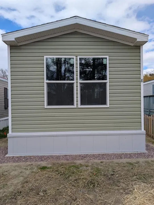 1 Bed 1 Bath Modern Contemporary Residence in Burlington, VT - 4