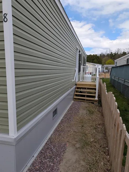1 Bed 1 Bath Modern Contemporary Residence in Burlington, VT - 5
