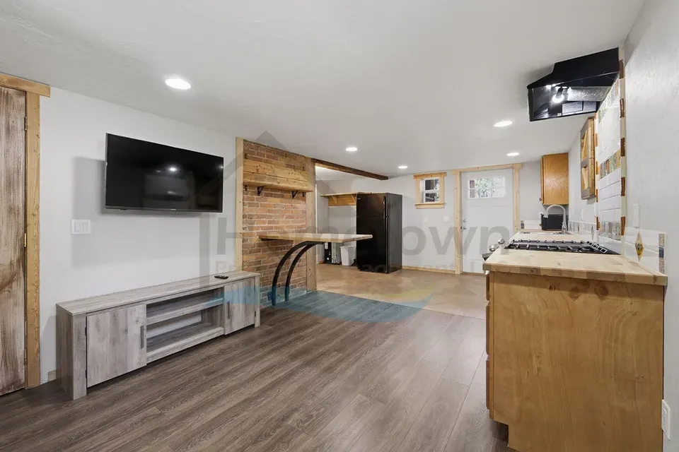 1 Bed 1 Bath Modern Contemporary Residence in Coeur d Alene, ID - 1