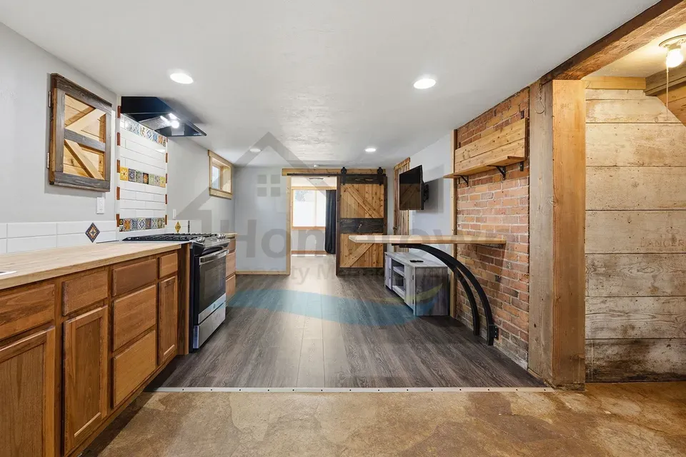 1 Bed 1 Bath Modern Contemporary Residence in Coeur d Alene, ID - 2
