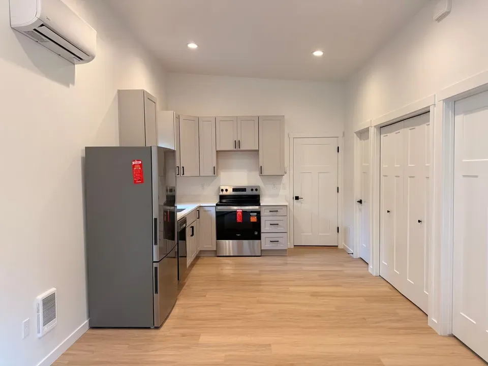 1 Bed 1 Bath Modern Contemporary Residence in Coeur d Alene, ID - 3