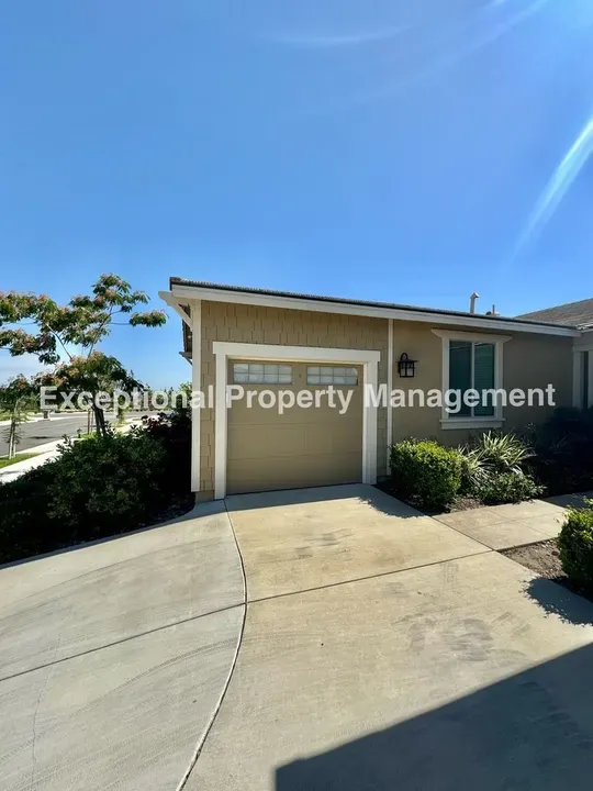 1 Bed 1 Bath Modern Contemporary Residence in Fontana, CA - 2