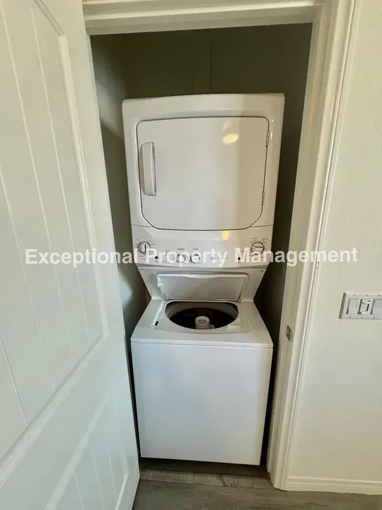 1 Bed 1 Bath Modern Contemporary Residence in Fontana, CA - 4