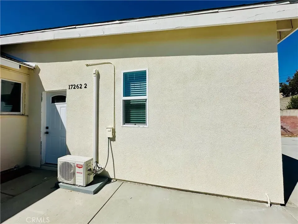 1 Bed 1 Bath Modern Contemporary Residence in Fontana, CA