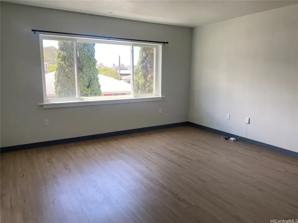 1 Bed 1 Bath Modern Contemporary Residence in Honolulu, HI - 3