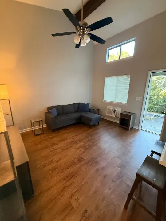 1 Bed 1 Bath Modern Contemporary Residence in Huntsville, AL - 4