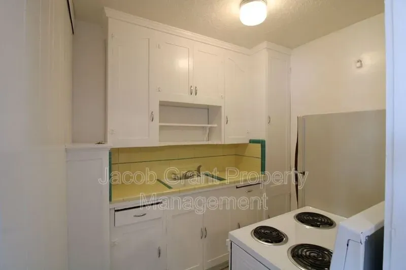 1 Bed 1 Bath Modern Contemporary Residence in Idaho Falls, ID - 5