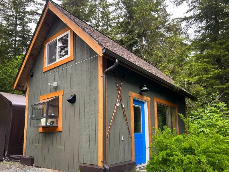 1 Bed 1 Bath Modern Contemporary Residence in Juneau, AK