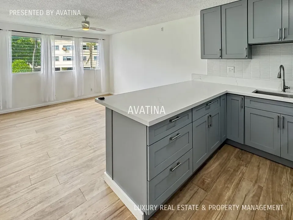 1 Bed 1 Bath Modern Contemporary Residence in Kailua, HI