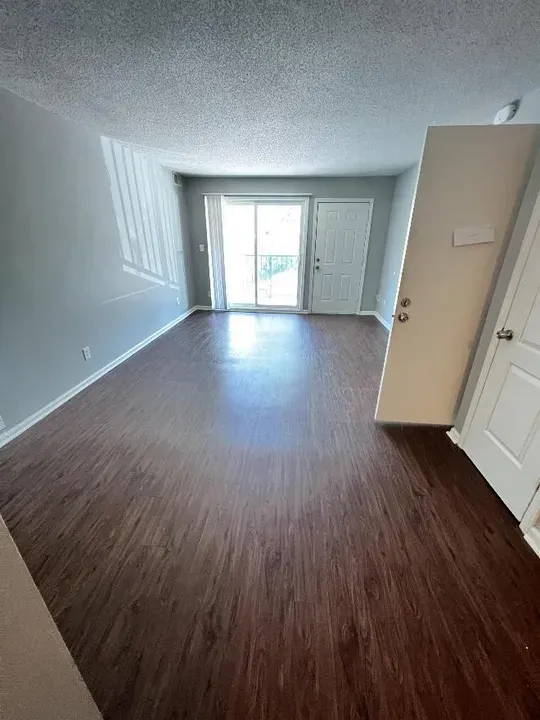 1 Bed 1 Bath Modern Contemporary Residence in Kansas City, KS - 4