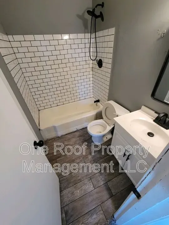 1 Bed 1 Bath Modern Contemporary Residence in Kansas City, KS - 3